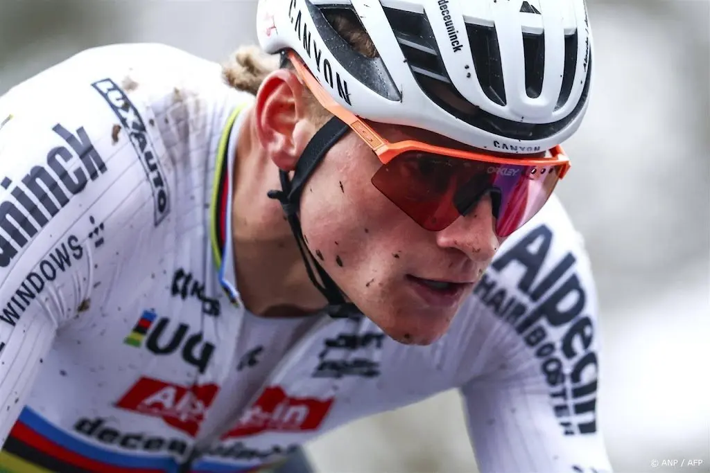 wielrenner van der poel gekozen tot sportman van het jaar1703101252