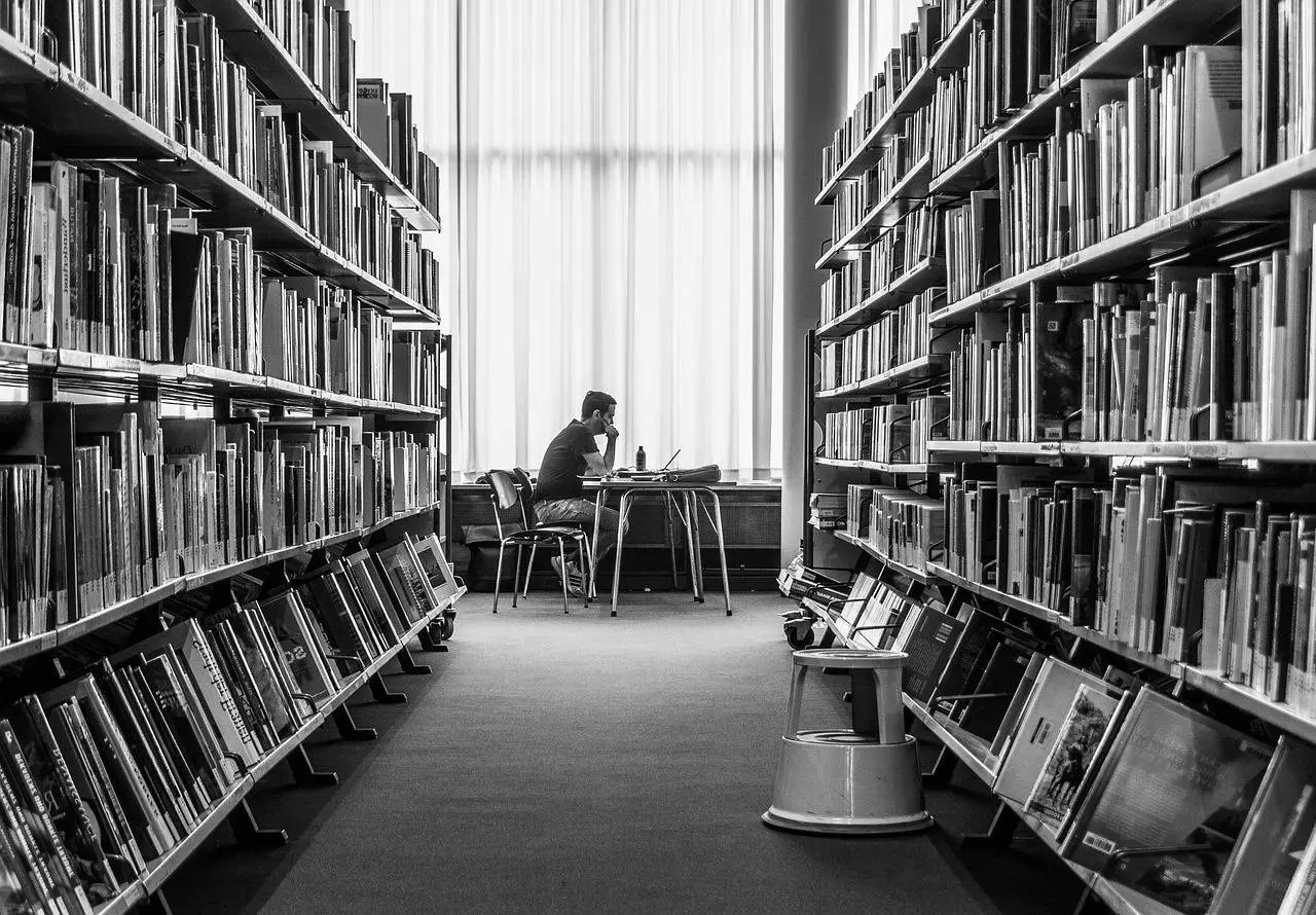 library-7408106_1280