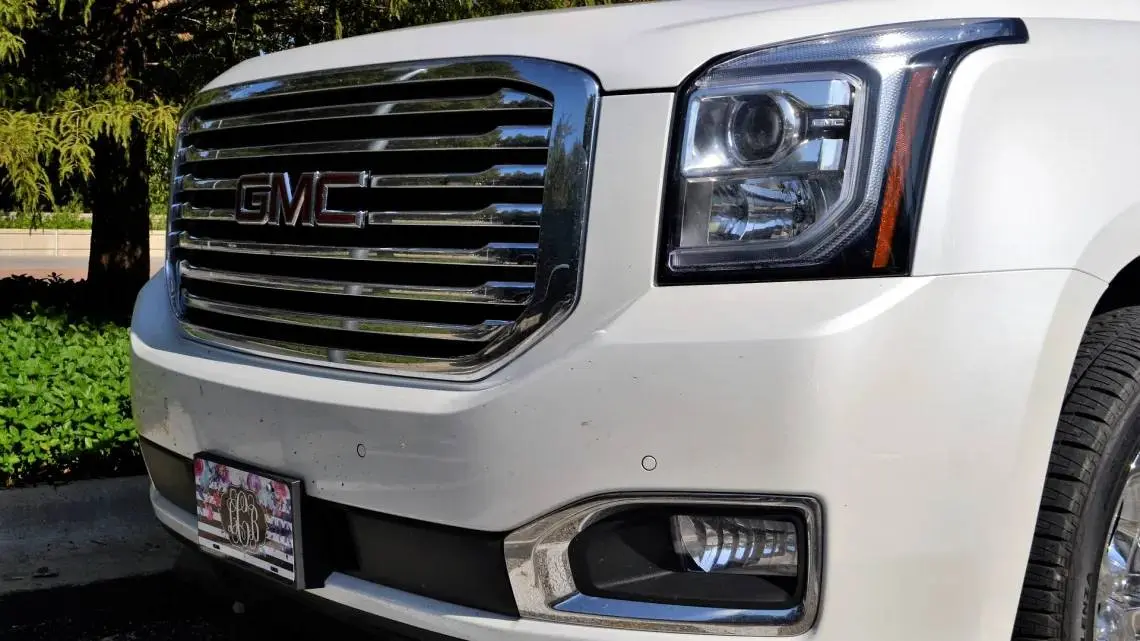 gmc-yukon-2831792_1920