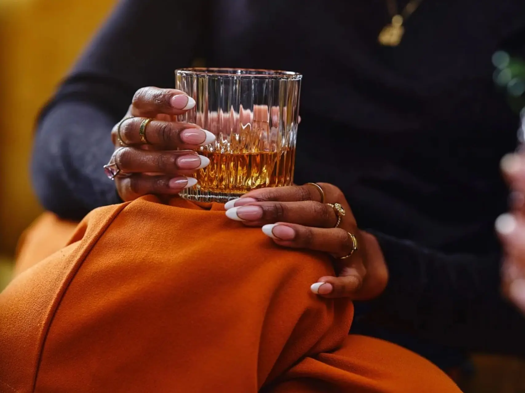 vrouw whisky