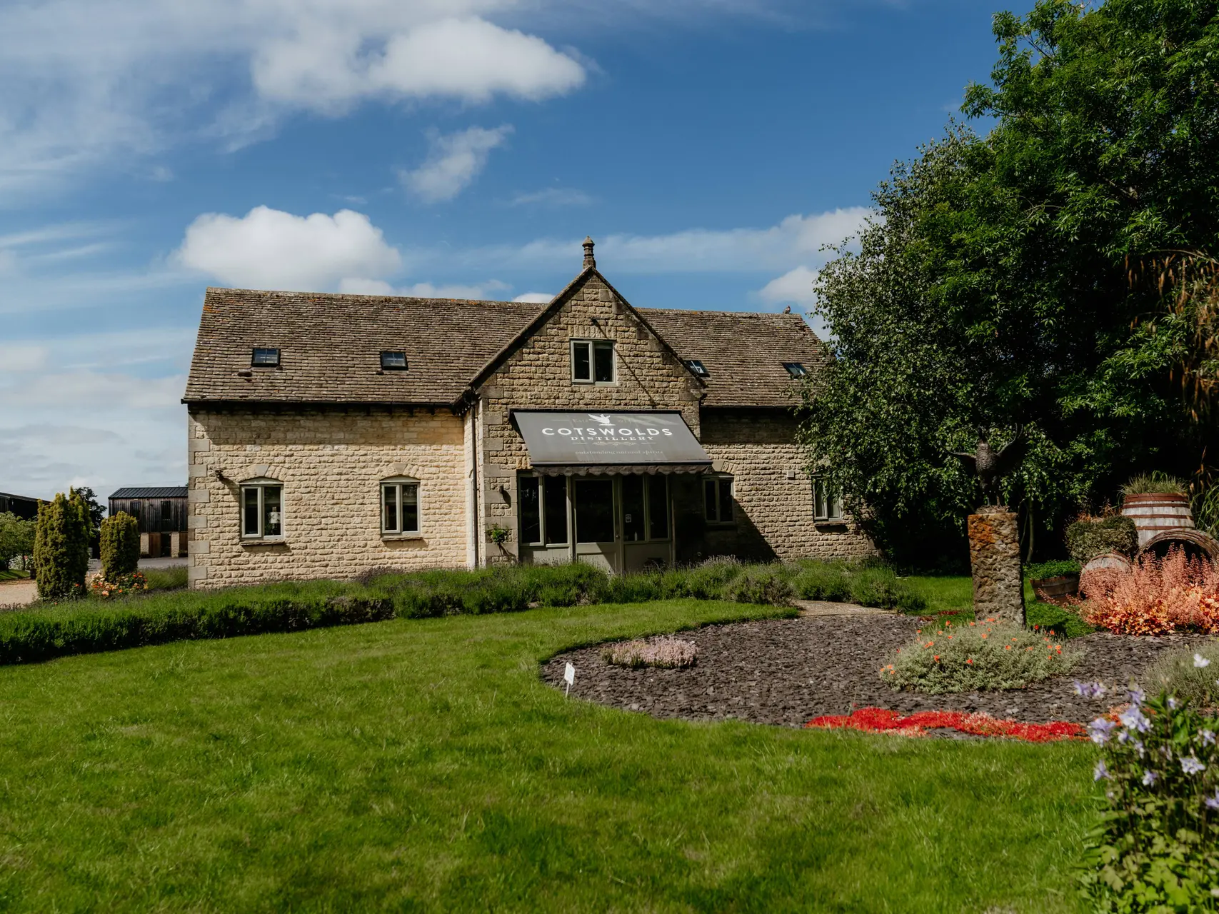 cotswolds distillery outside
