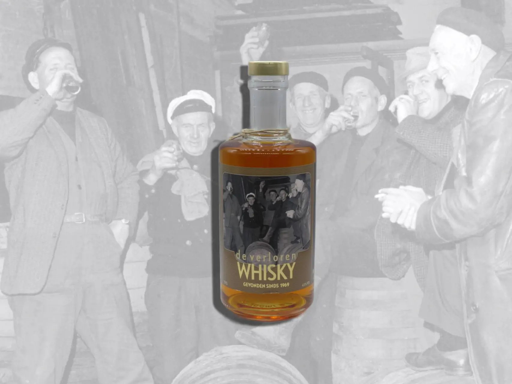 Verloren whisky fles met achtergrond