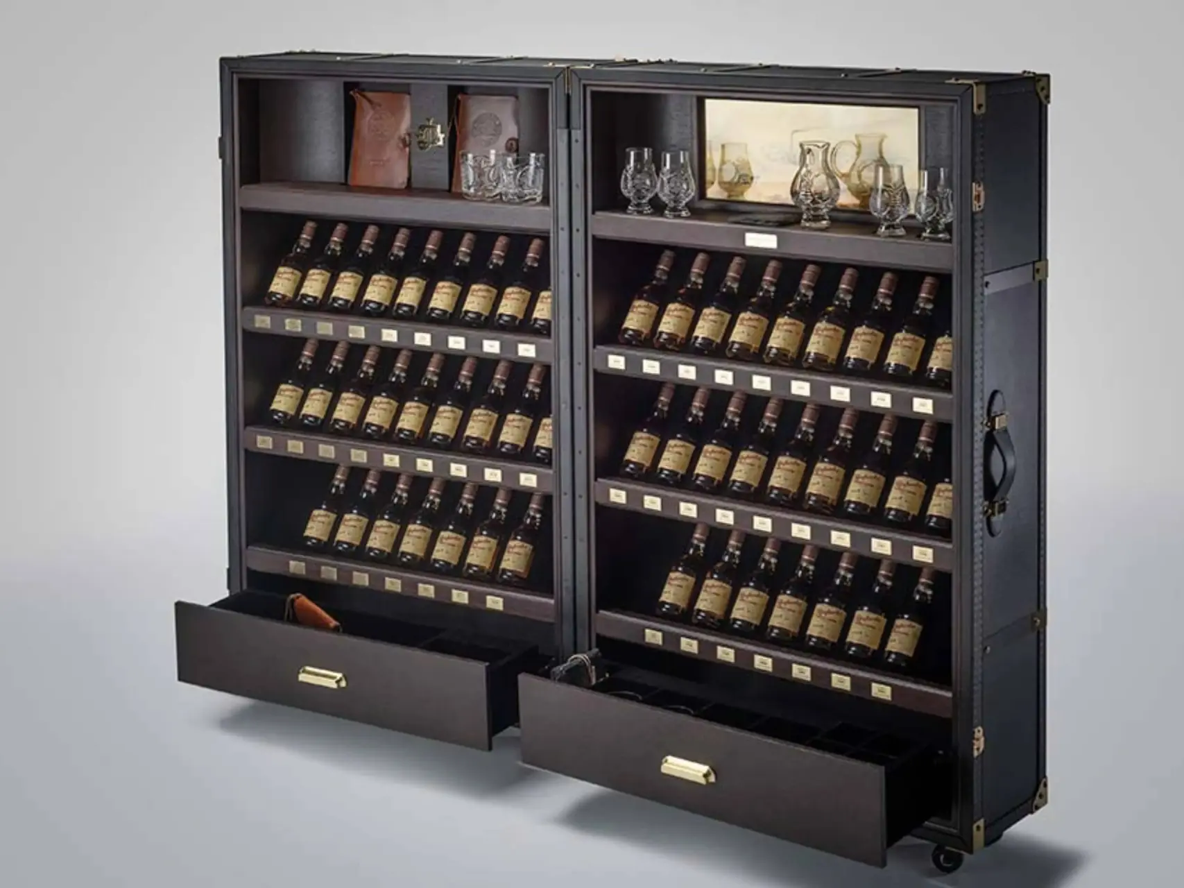 Glenfarclas Family Cask Whisky Trunk
