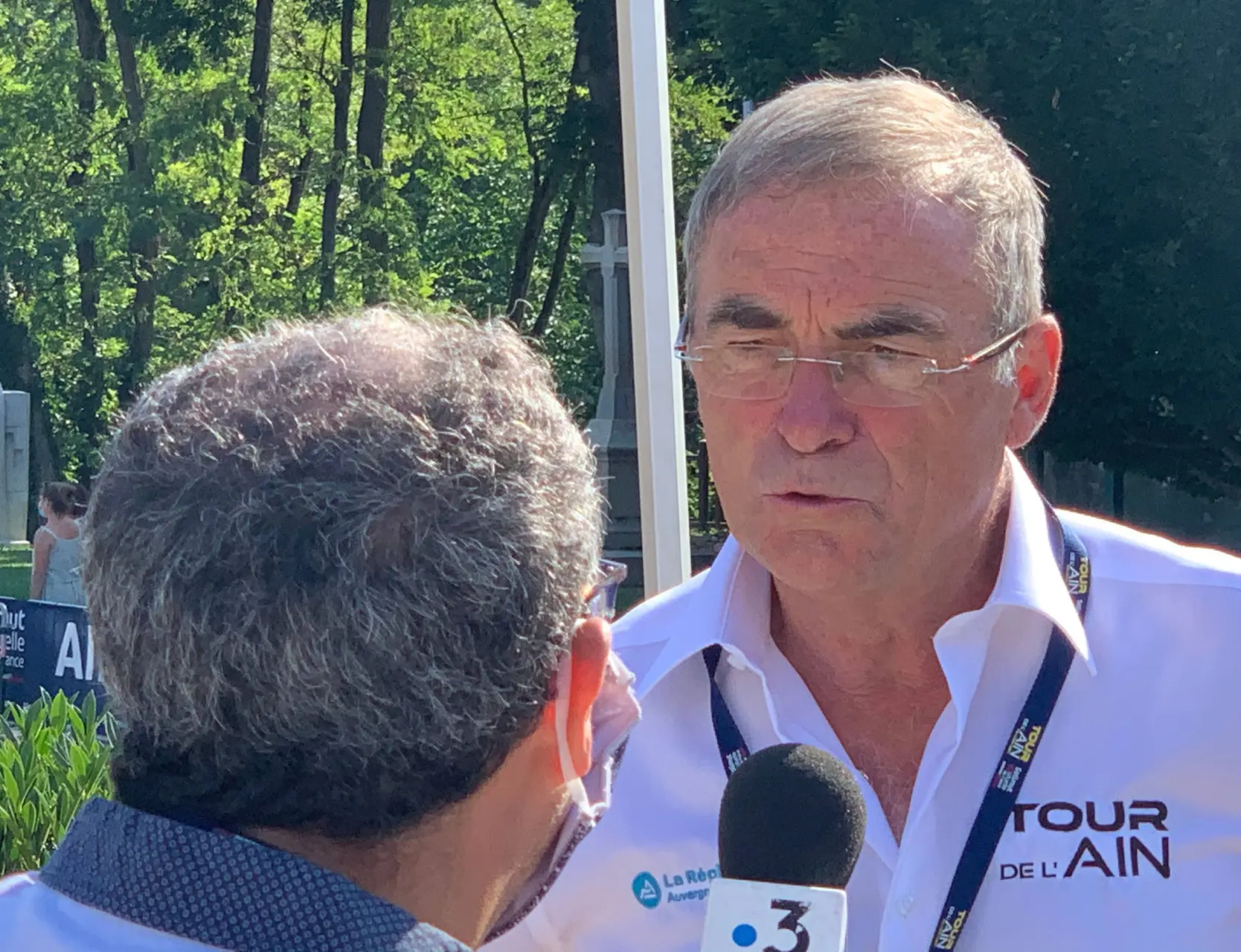 Bernard Hinault geeft een interview
