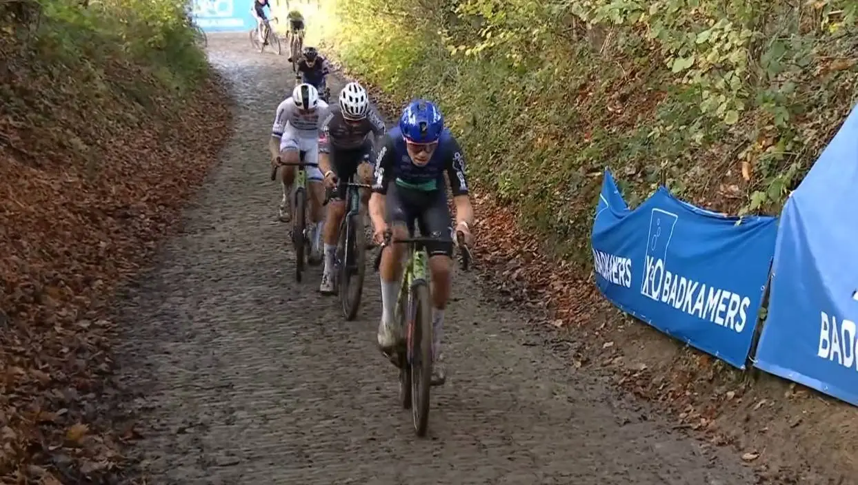 Schermopname_30-10-2026_23822_www.youtube.com