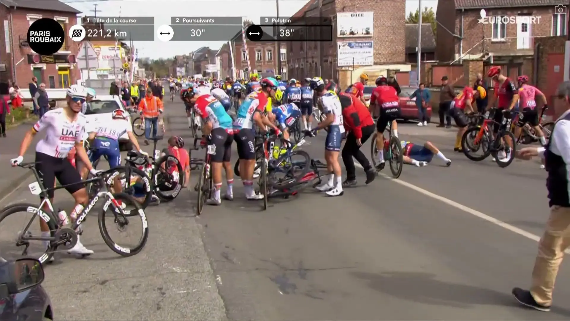 roubaixcrash