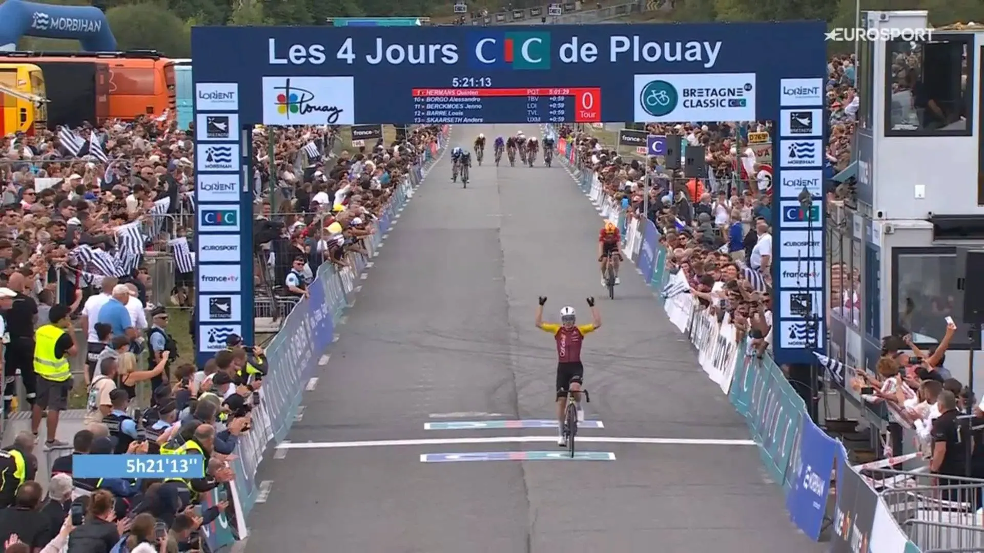 Alex Aranburu wins Bretagne Classic 2026