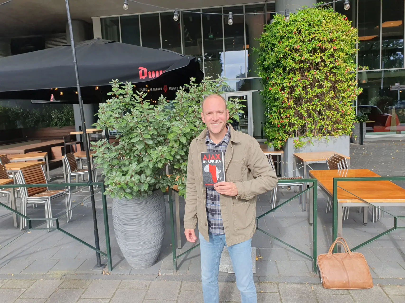 jonathan ursem ajax boekenkast