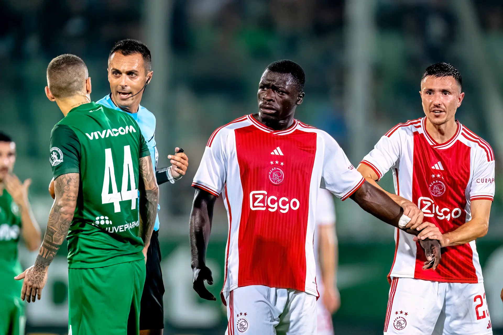 brian brobbey steven berghuis ajax europa league