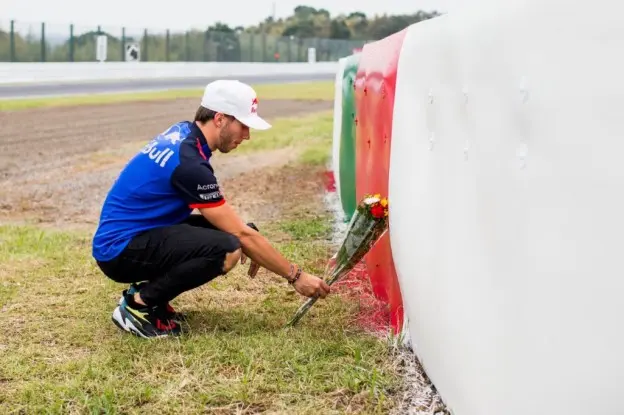 Pierre Gasly bloemen bianchi