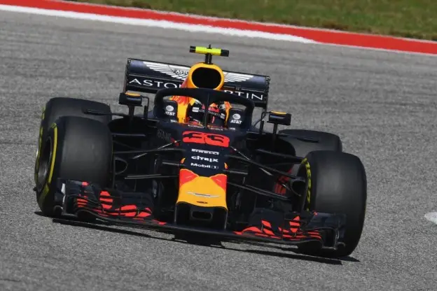 Verstappen gp vs racejpg