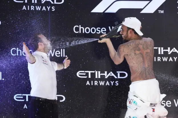Hamilton gp abu dhabi podium champagnejpg