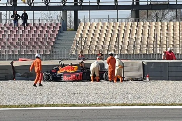 Crash Gasly Red Bull testjpg