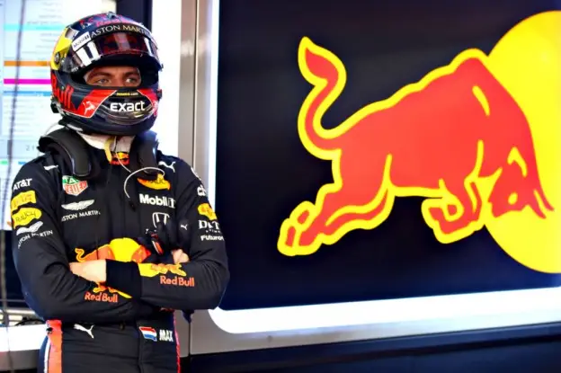 Verstappen Red Bull logojpg
