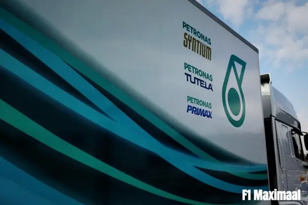Petronas mercedes olie brandstof sponsor