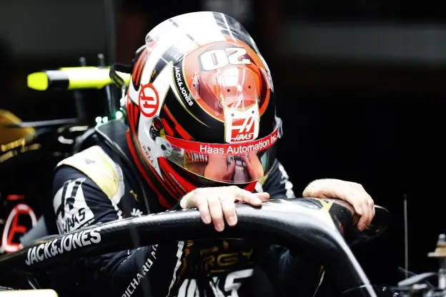 Magnussen voorbereiden Chinajpg