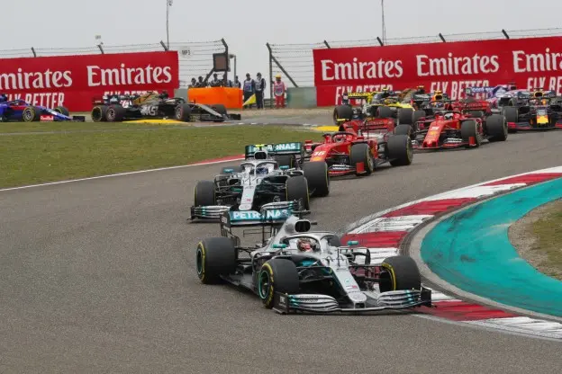 foto van mercedes ferrarijpg