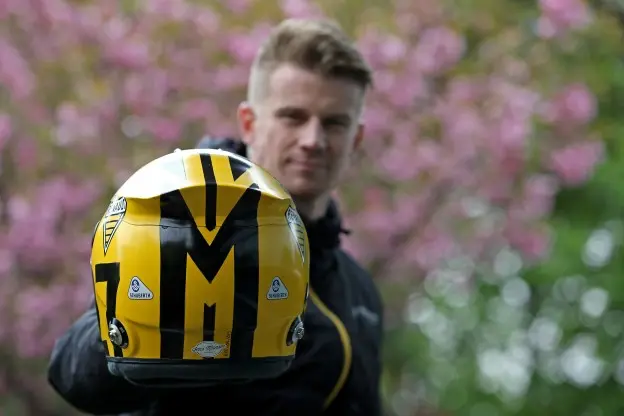 hulkenberg renault china speciale helm 1000e gpjpg