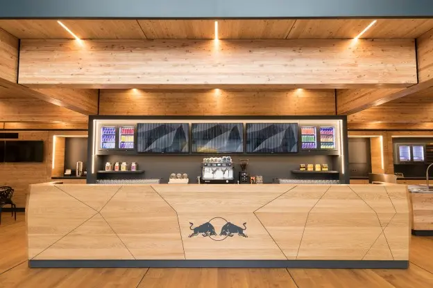 red bull holzhaus motorhome hout toro rosso 02jpg