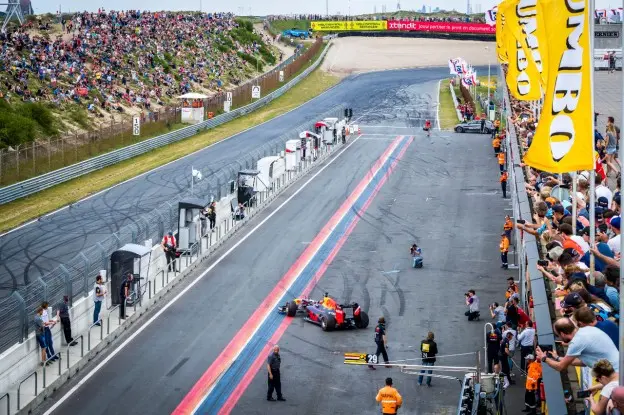 Zandvoor Verstappen Jumbojpg