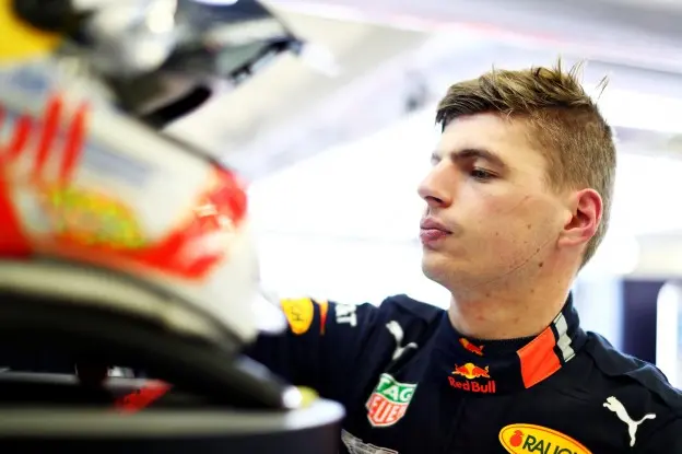 Verstappen pakt helmjpg