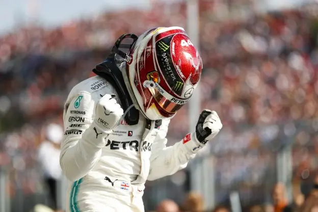 Hamilton blij Hongarije 2019jpg