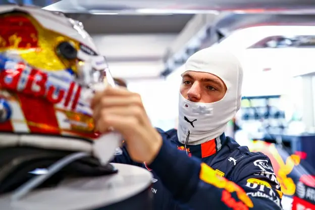 Verstappen helm Singaporejpg