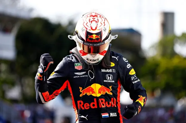 Verstappen vuistjpg