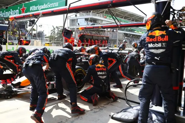 Pitstop Red Bulljpg