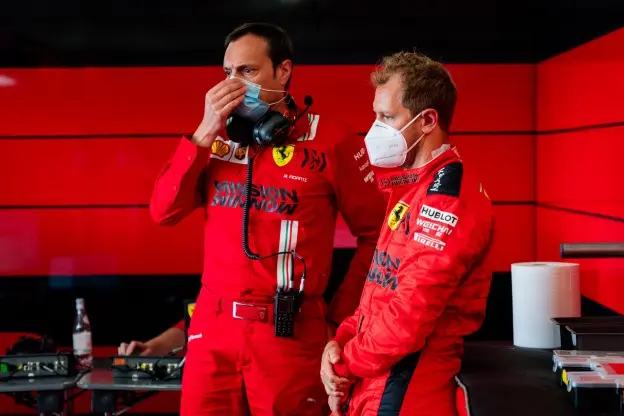Sebastian Vettel Ferrari mondkapjejpg