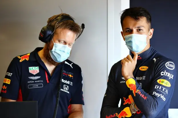 Alexander Albon Red Bull mondkapjejpg