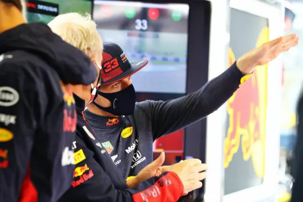 verstappen stiermarken 2020 garage handjpg