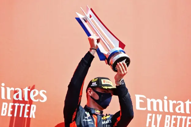Verstappen blij 1e Silverstone 2020jpg