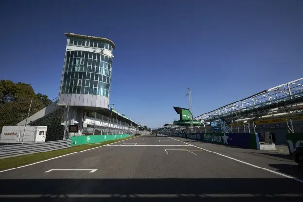 Monza leeg Mercedes