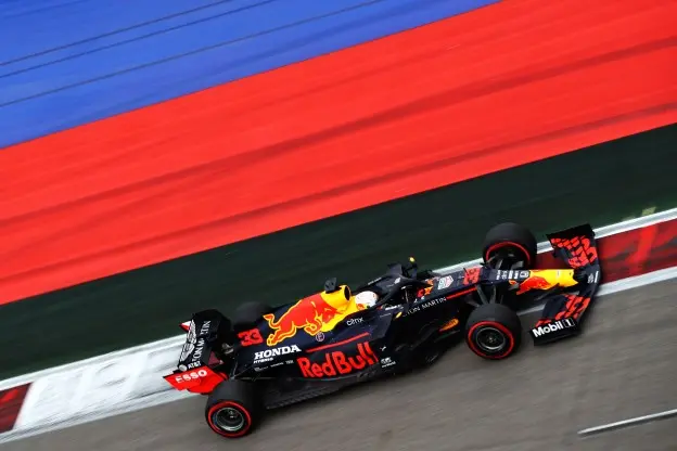 Verstappen kwalificatie RB16 Rusland 2020jpg