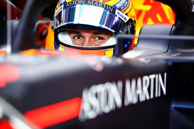 Albon in auto Duitsland 2020jpg