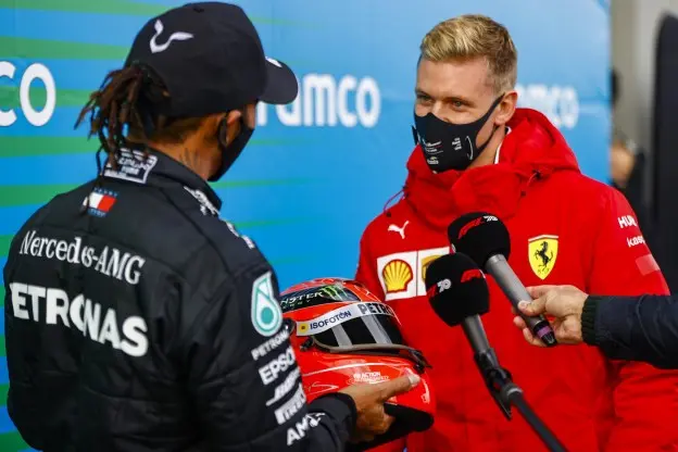 Hamilton Schumacher helm 2020jpg