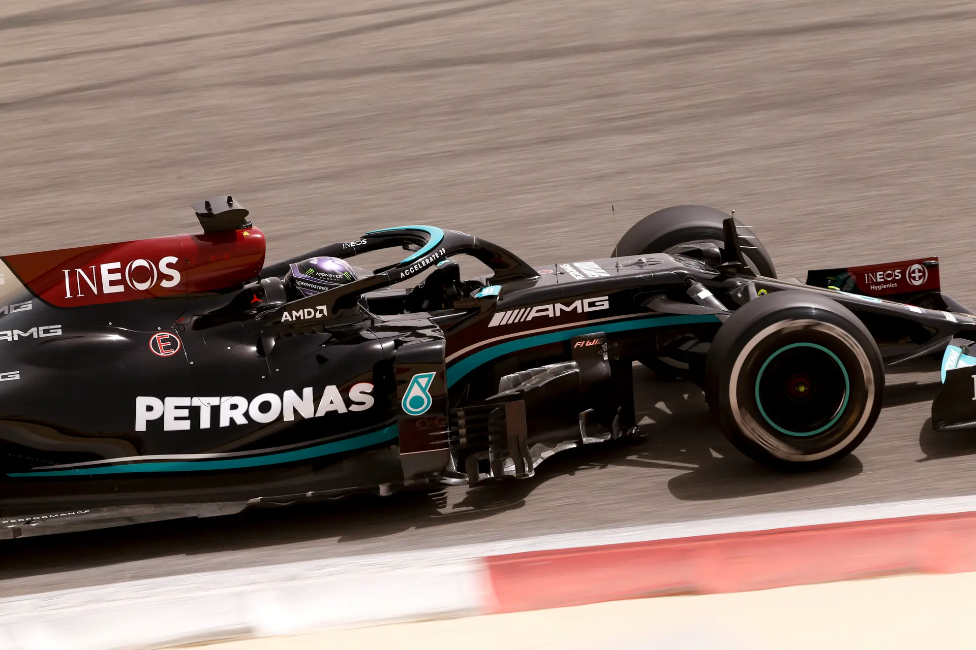 Mercedes W12 Bahrein tests