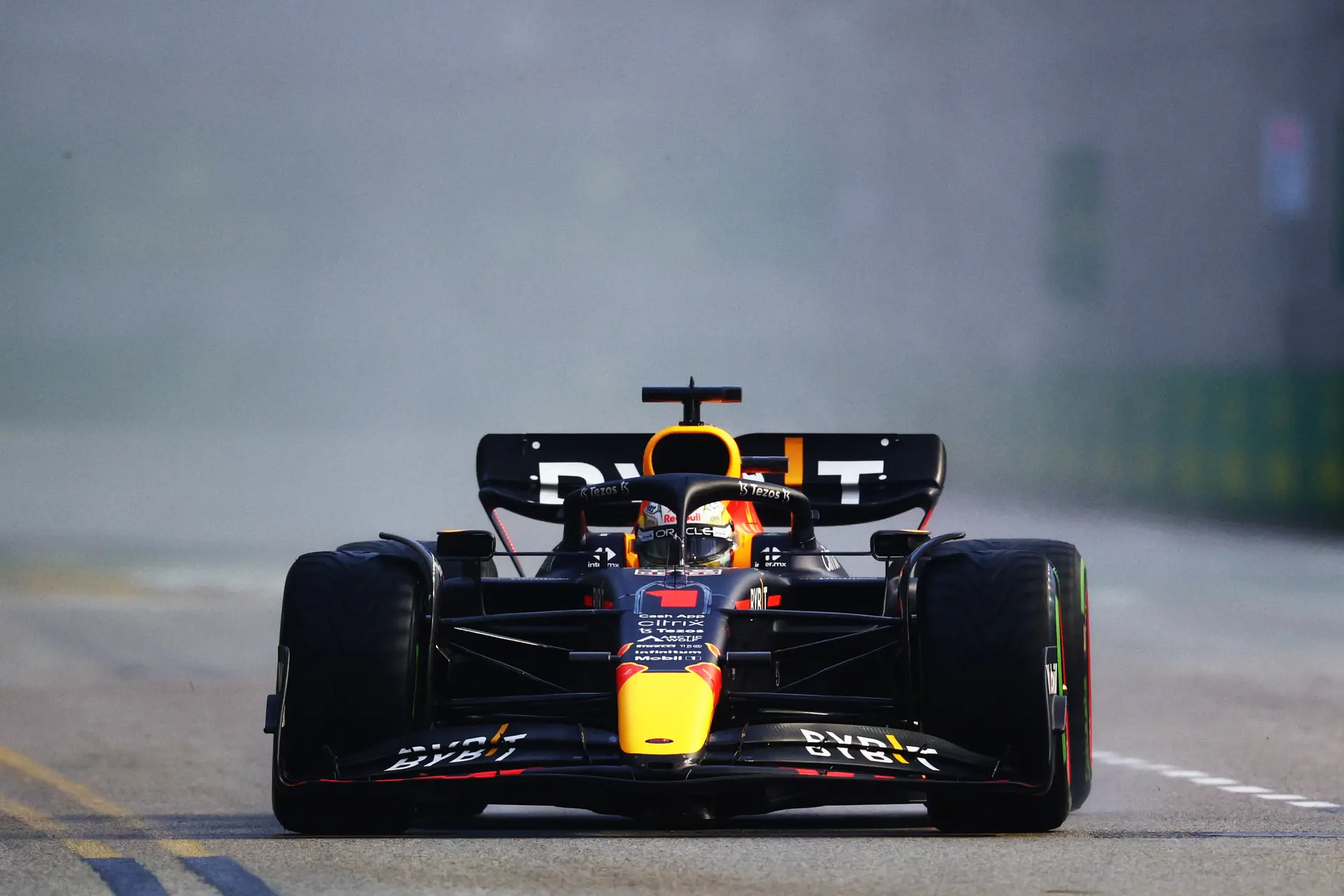 Max Verstappen RB18 Red Bull Racing F1 GP Singapore 2022