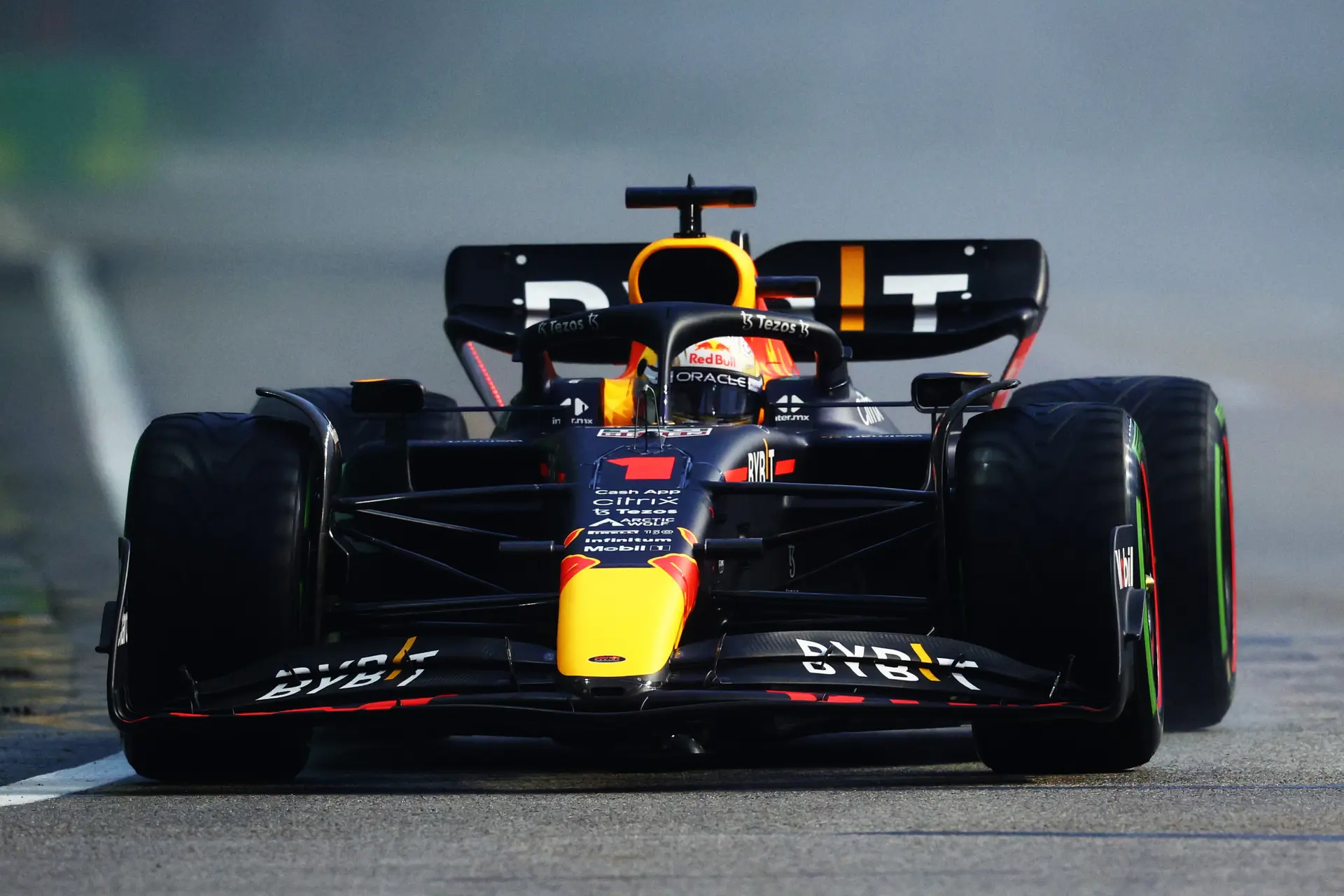 Max Verstappen RB18 Red Bull Racing F1 GP Singapore 2022