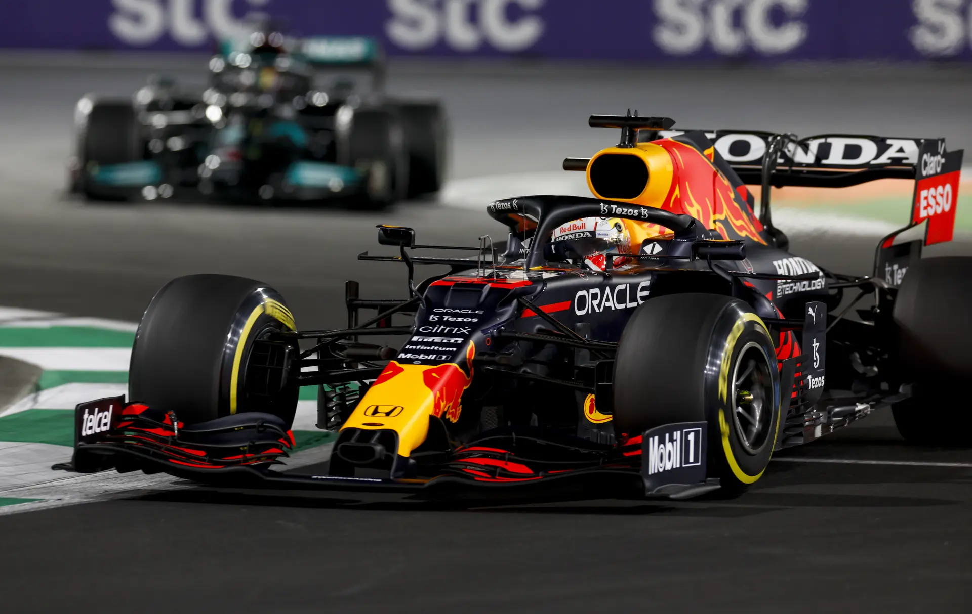 hamilton verstappen abudhabi 2021