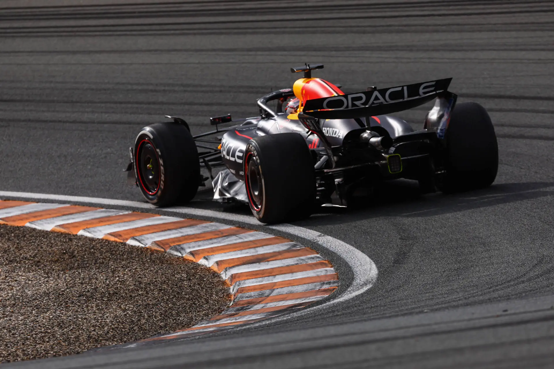 max-verstappen-red-bull-racing-gp-nederland-2025-vrijdag