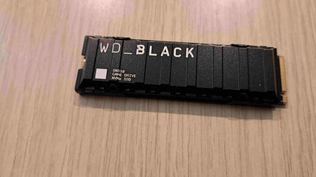wd black op tafelf1682424853