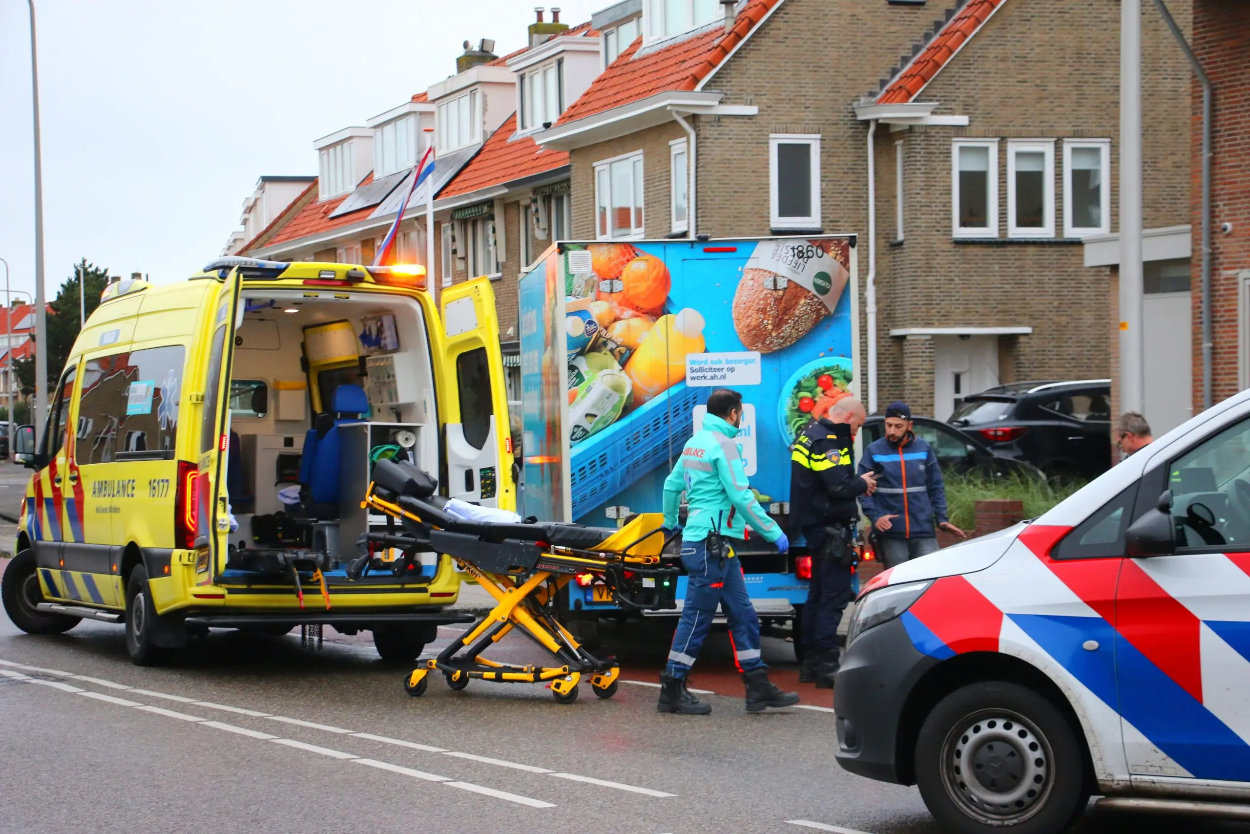 albert heijn busje schept fiets scaled