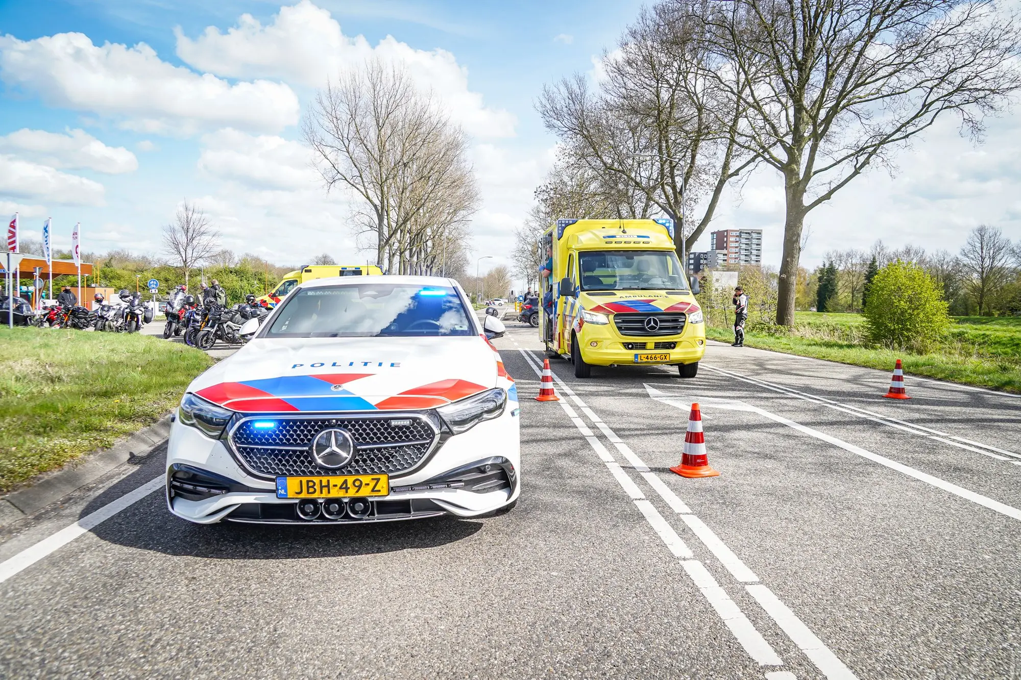 ernstig ongeval tussen motor en auto aan de a einsteinlaan in kolham 3