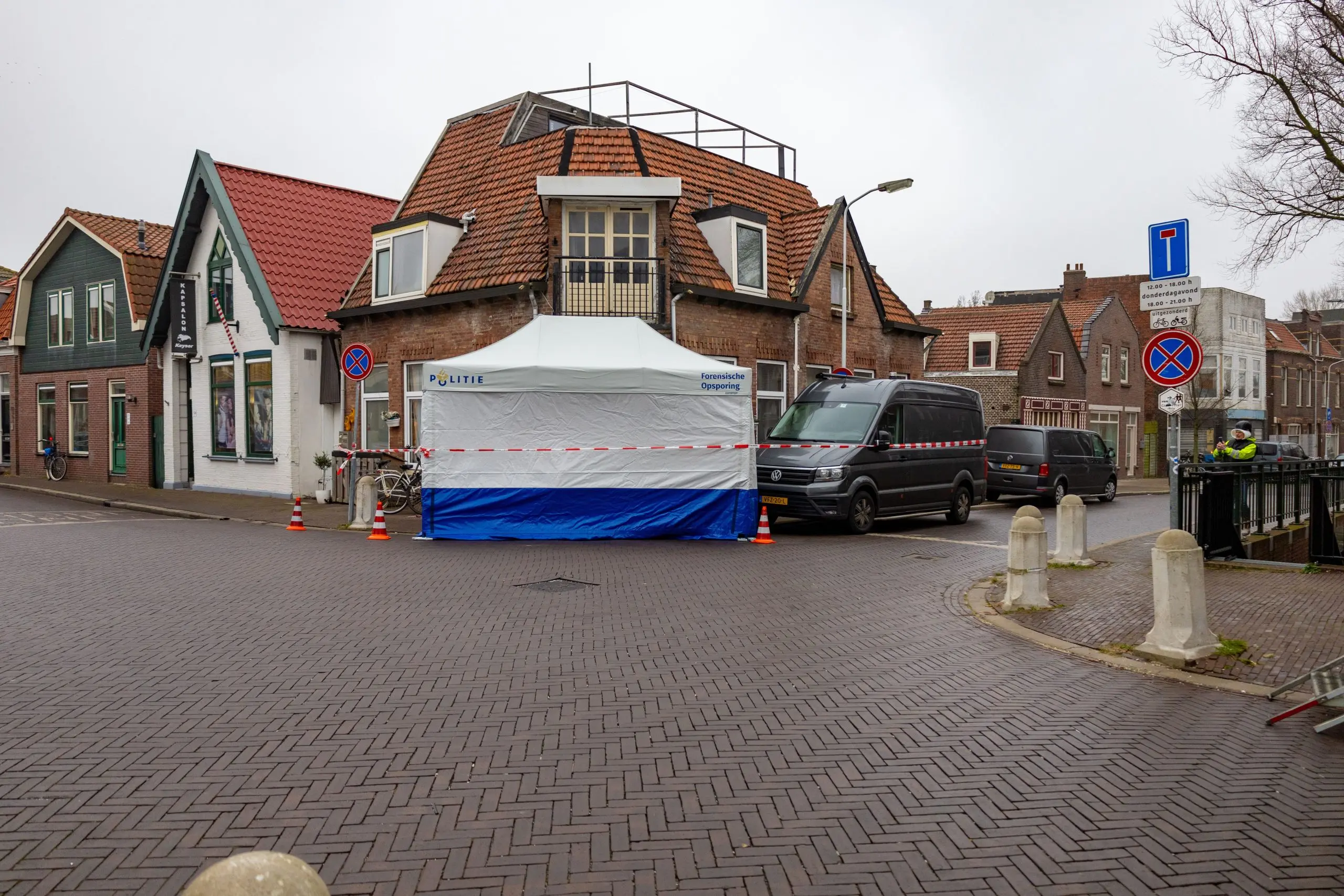 witte politietent zaandam2 scaled