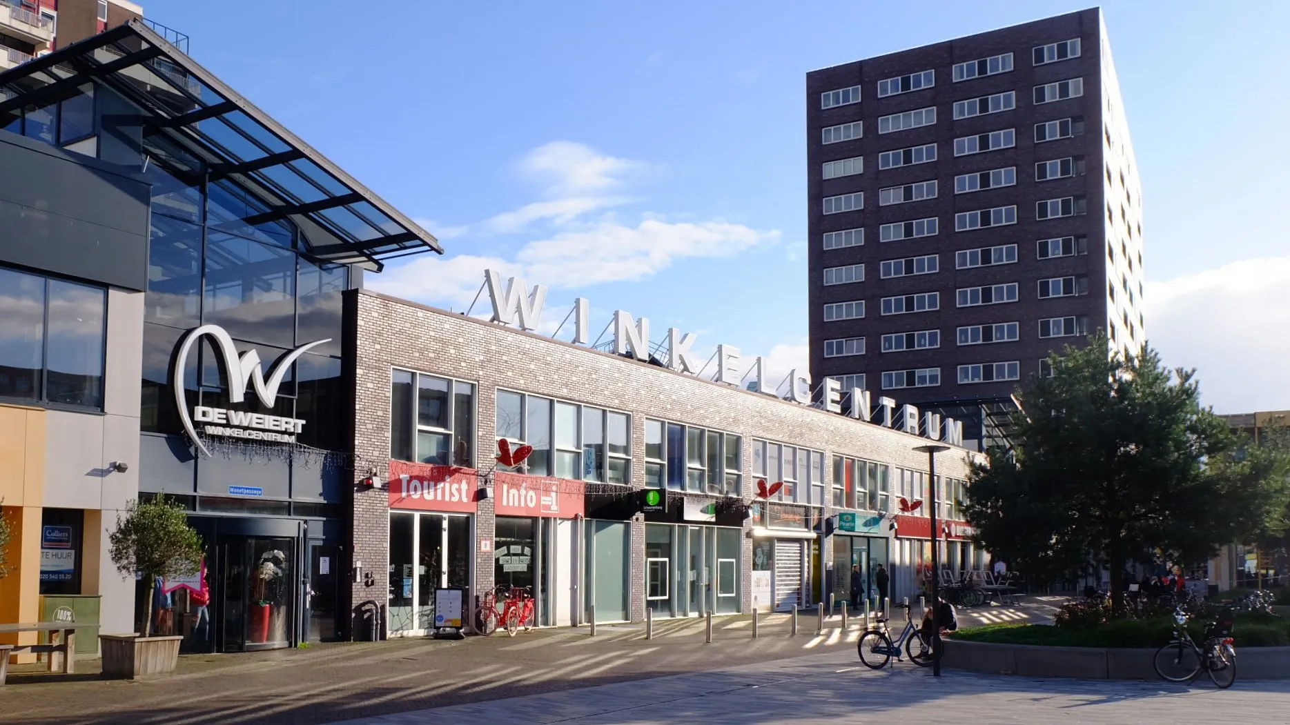 emmen raadhuisplein winkelcentrum deweiert