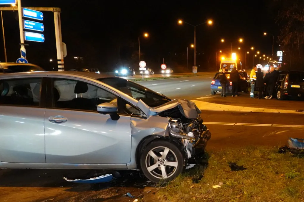 395639w1600r16 9b8ef698q90