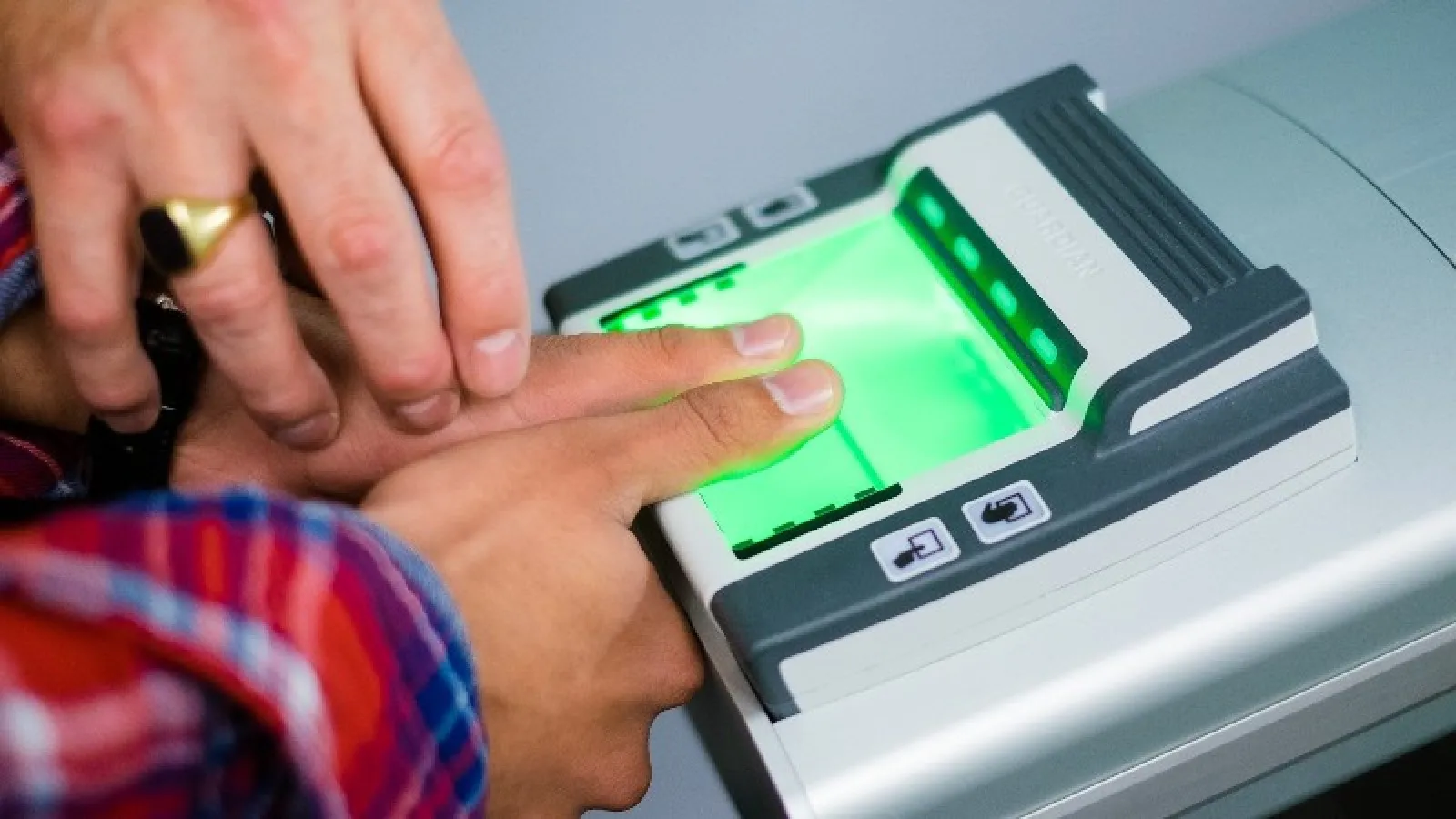 404129w1600r16 9d6dc69bq90