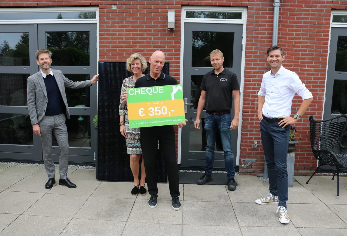 afbeelding 100000ste zonnepaneel inkoopactie dbl